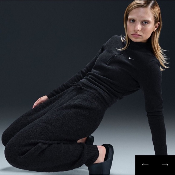 Nike Women's Phoenix Cozy Boucle High-Waisted Oversized Knit Pants